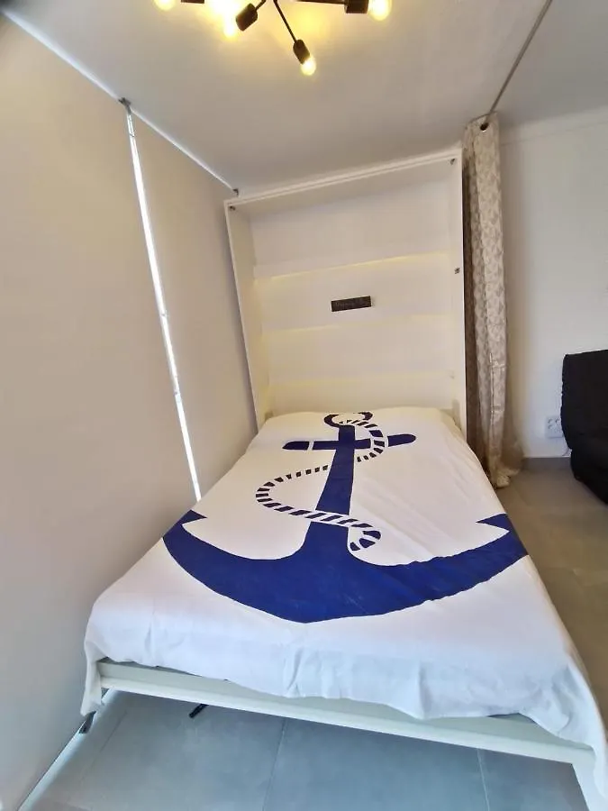 Apartment Appartement 4 A 6 Pers Premiere Ligne De La Mer Empuriabrava