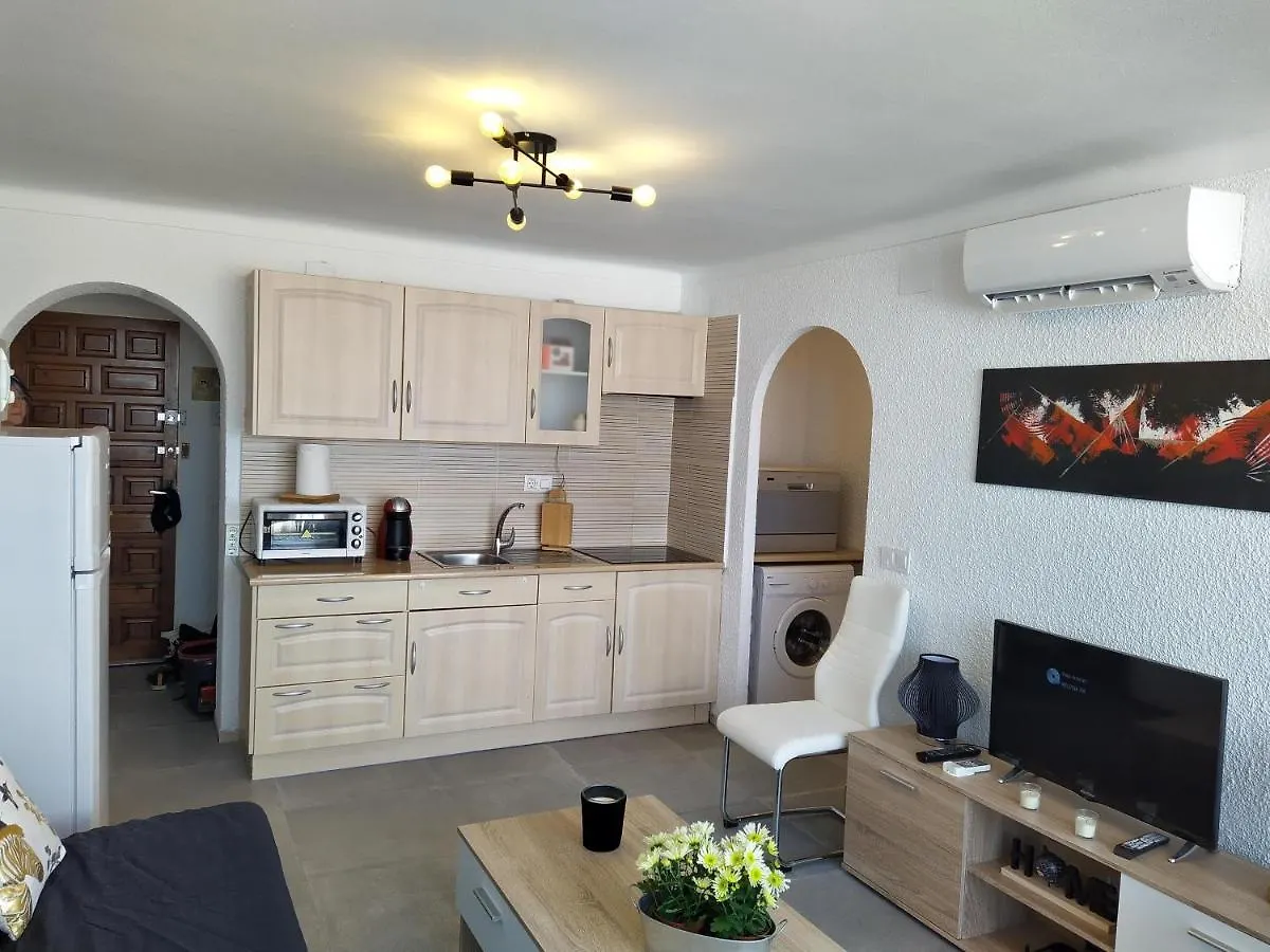 Apartment Appartement 4 A 6 Pers Premiere Ligne De La Mer Empuriabrava Spain