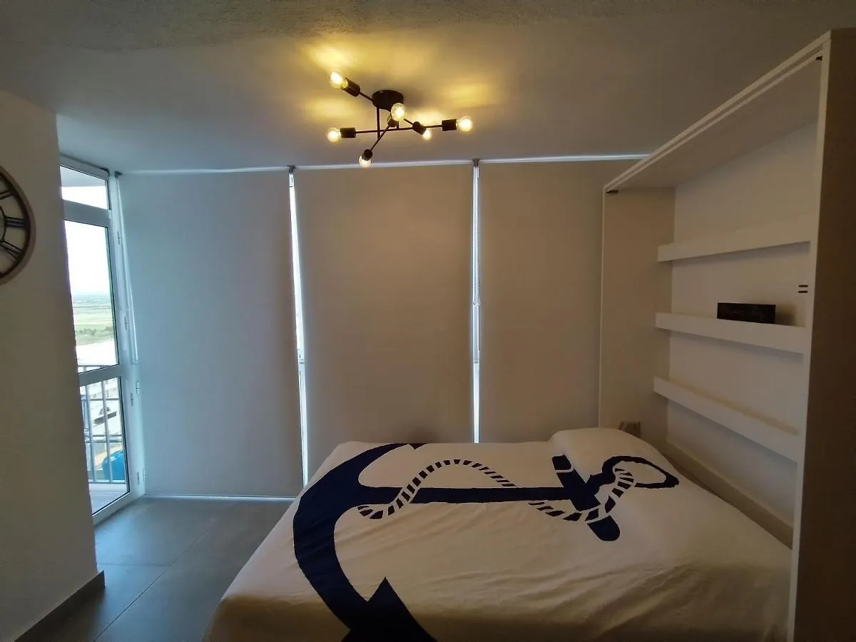 Appartement 4 A 6 Pers Premiere Ligne De La Mer Empuriabrava